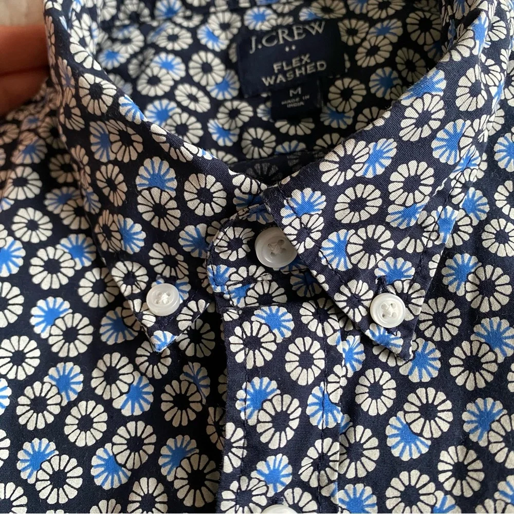 J. CREW Men’s Blue Floral Classic Flex Washed Button Up Short Sleeve Shirt Mediu